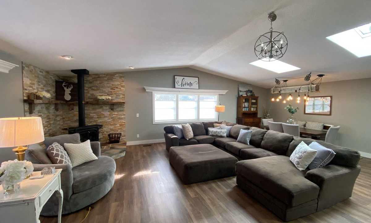 Onalaska House | Cozy Corner Cottages-3 Bedroom House Rental