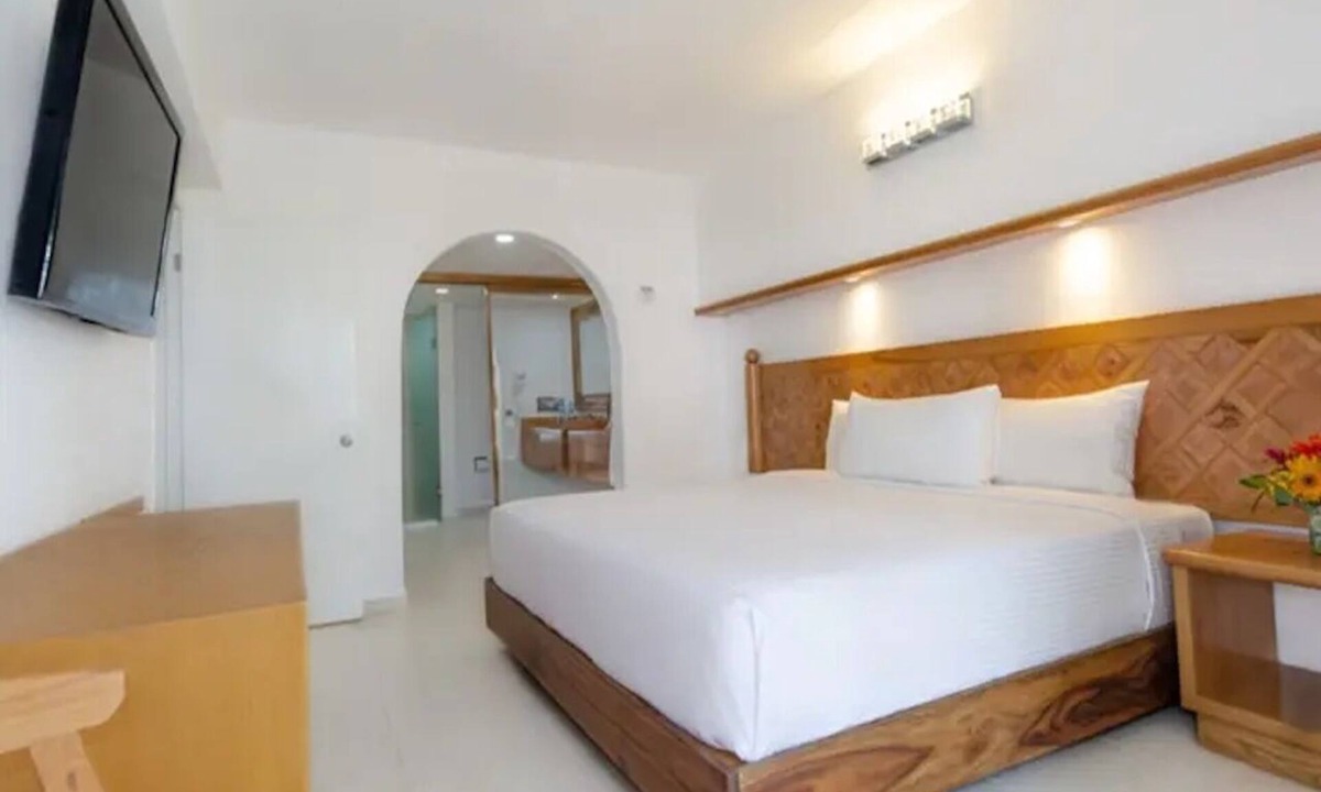 Punta Cancun Hotel | Cozy Mediterranean-Style 1 BR Suite | Beachscape Kin Ha