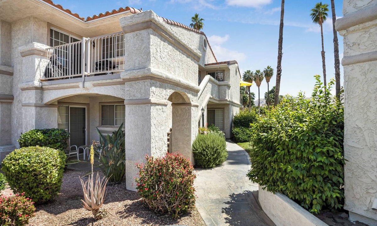 Palm Springs Condo | Cozy Mesquite CC condo w/Exceptional Views of the Preserver & Mountains! - Mesq