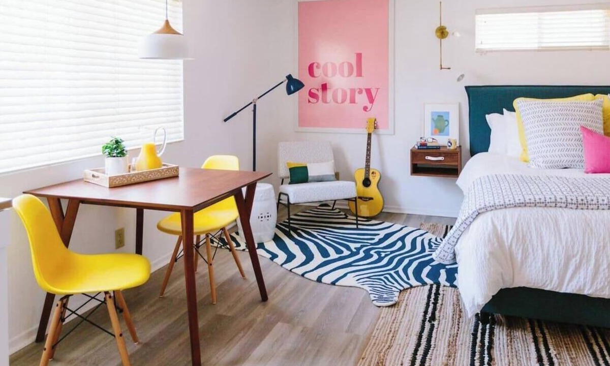 Redlands Apartment | Cozy private studio in Redlands with a king bed, fast Wi-Fi, kitchenette, in-unit laundry, and fenced yard. Ideal for solo travelers or couples visiting for work, education, relocation, or stays near the University of Redlands and Loma Linda.