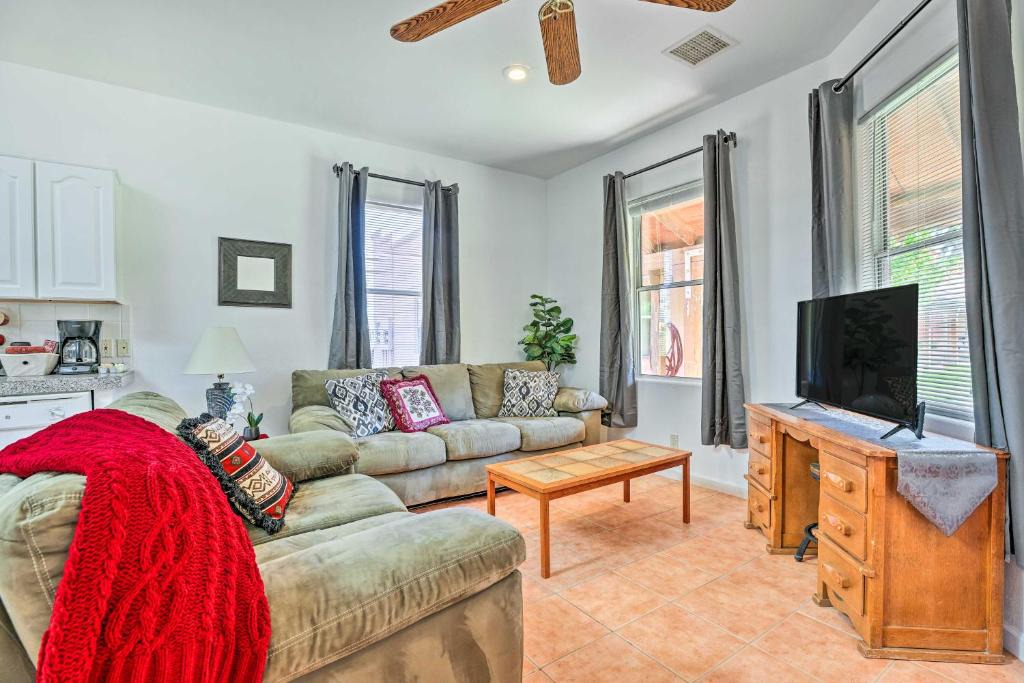 Eleven Mile Corner Apartment | Cozy & Relaxing Eloy Apartment w/Pool Access