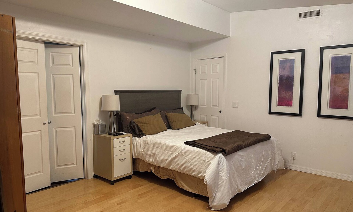 Calabasas Apartment | Cozy studio master bedroom and bath with Kitchenette, private entry in Calabasas