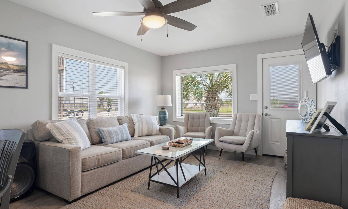 Port Mansfield House | Cozy, updated and spacious cabin close to boat ramp in Port Mansfield