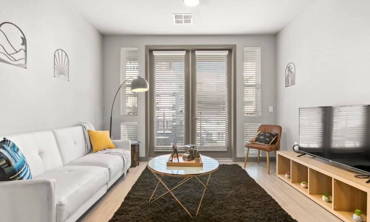Roosevelt Apartment | Cozysuites PHX RORO Gym, Pool, Pets, Parking! #11