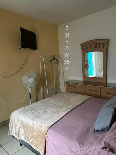 Minerales House | Cuarto a 4min del aeropuerto