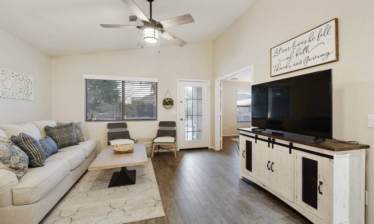 Northwest Ranch House | CUTE 3 bedroom home with outdoor kitchen. Sleeps 6