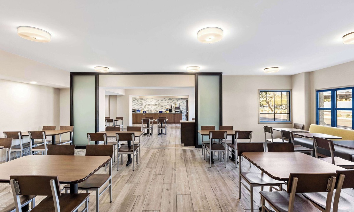 Mesa Hotel | Days Inn & Suites by Wyndham Mesa Near Phoenix
