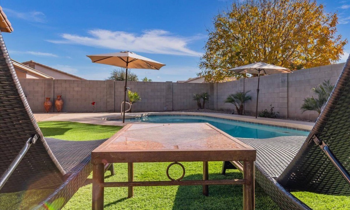 San Tan Valley House | Deep Summer Discount 3B 2Bt POOL close to Airport