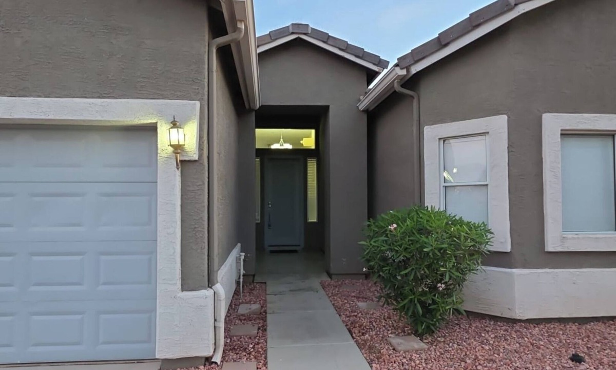 Estrella Village House | Delightful 5-bedroom house with AC in vibrant Phoenix