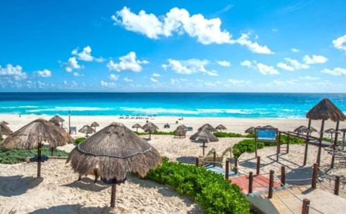 Downtown Cancun Apartment | Depas Flamboyan Centro de Cancún D1
