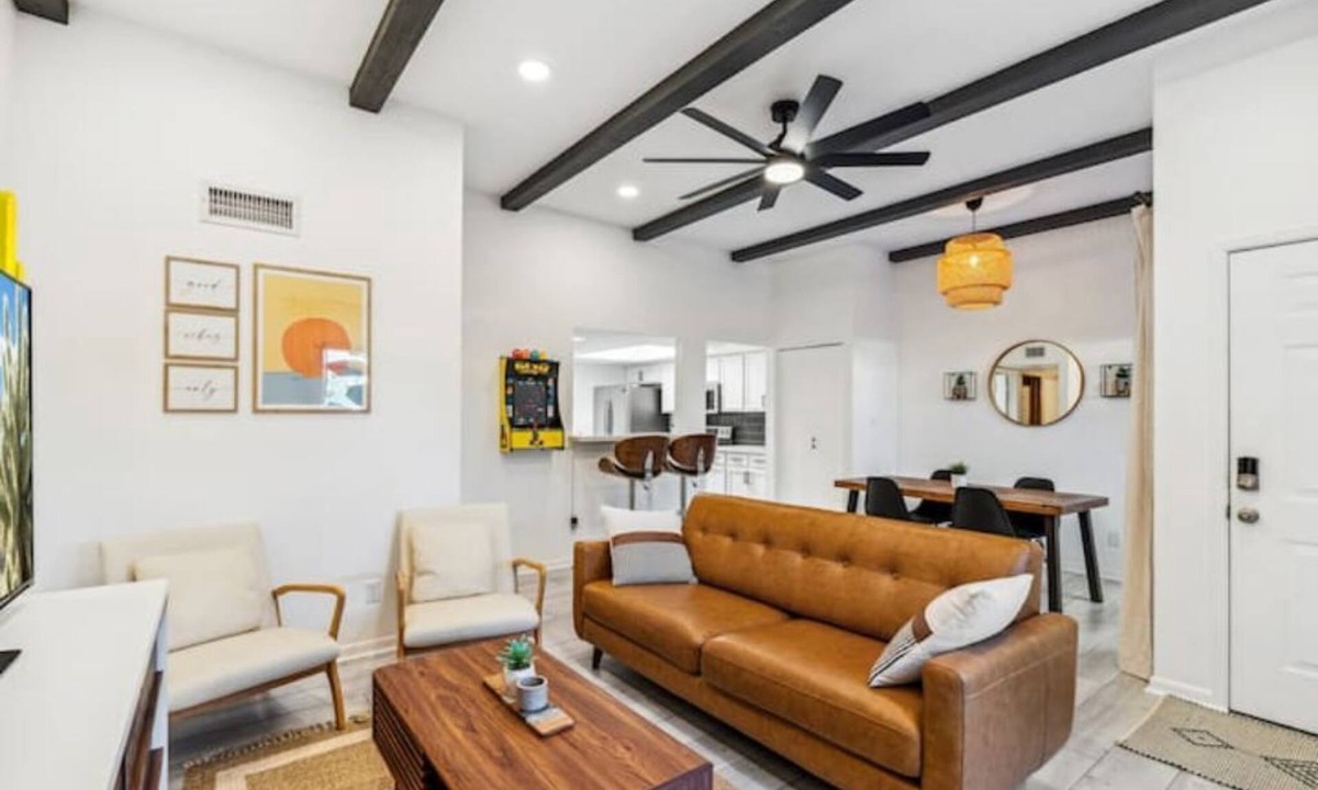 Tempe Condo | Desert Gem-Walk To Spring Training,ASU,Tempe Lake!