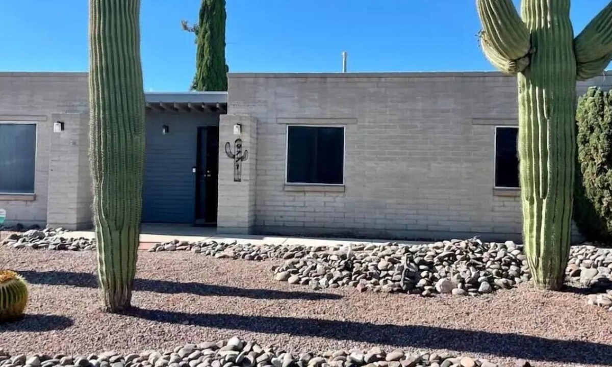South Harrison House | Desert paradise with pool. Charming 3-bedroom house pet friendly in Tucson!