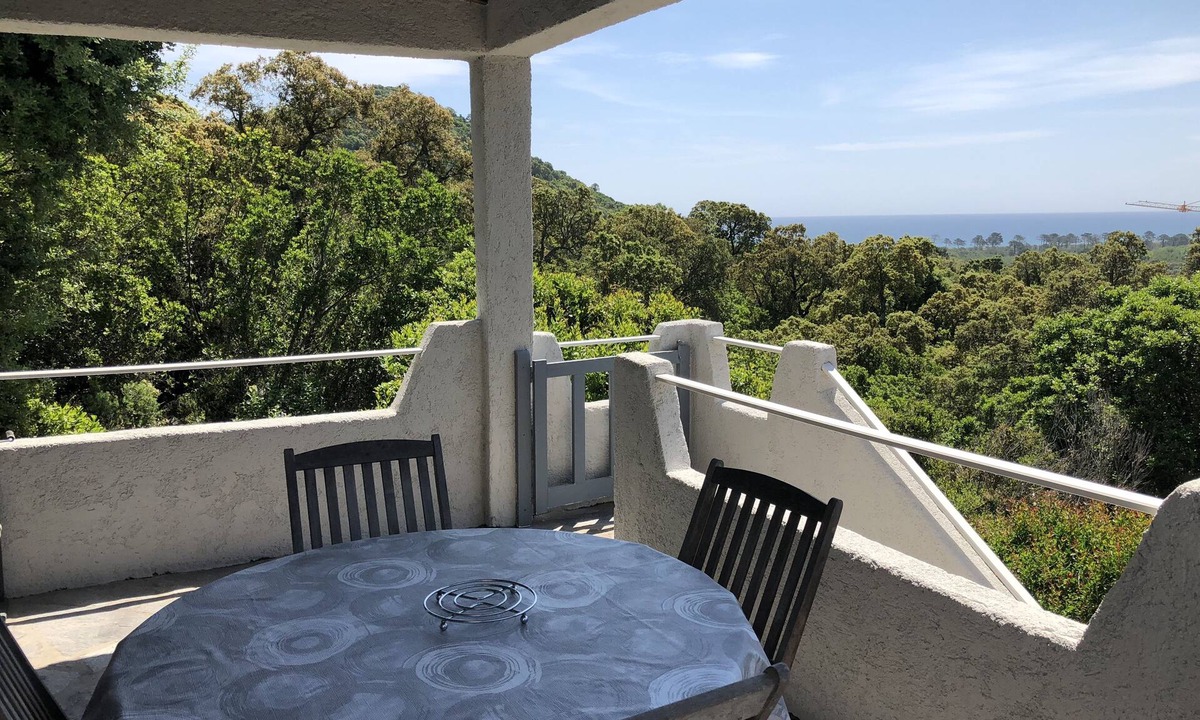 Pinarellu House | Detached house with 2 bedrooms, beautiful sea view and closed garden.