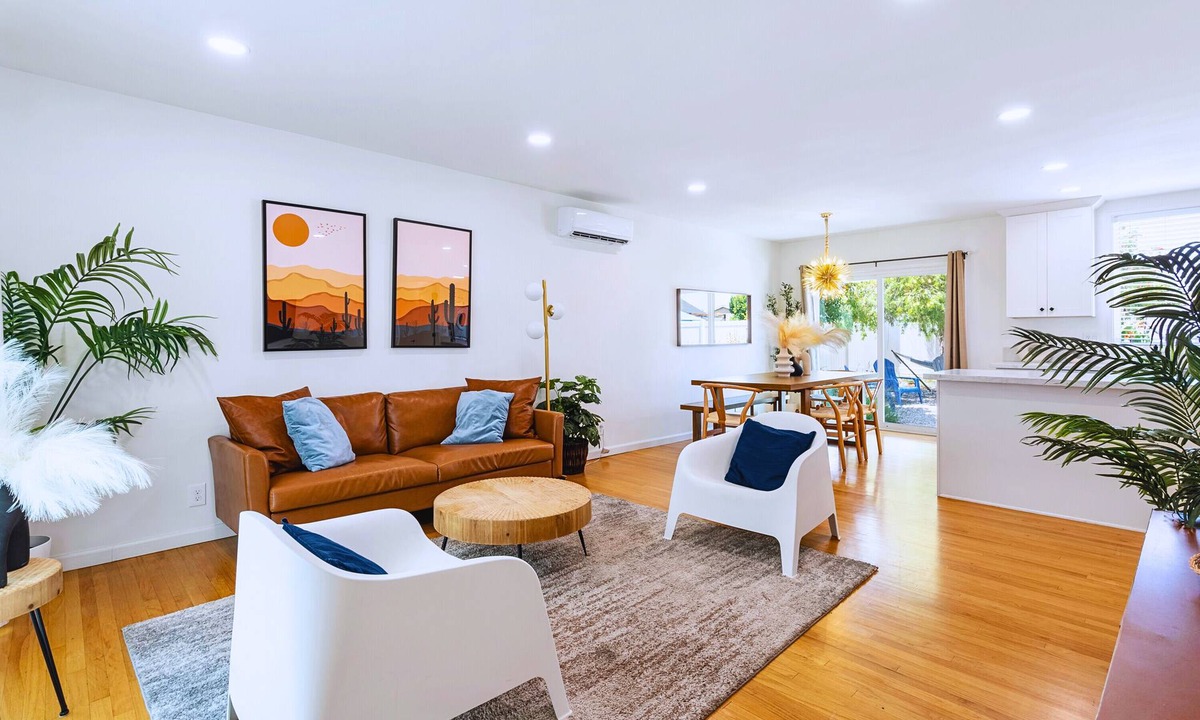 Fullerton House | Disney Getaway: 8-Min Drive + Cozy Yard & Firepit