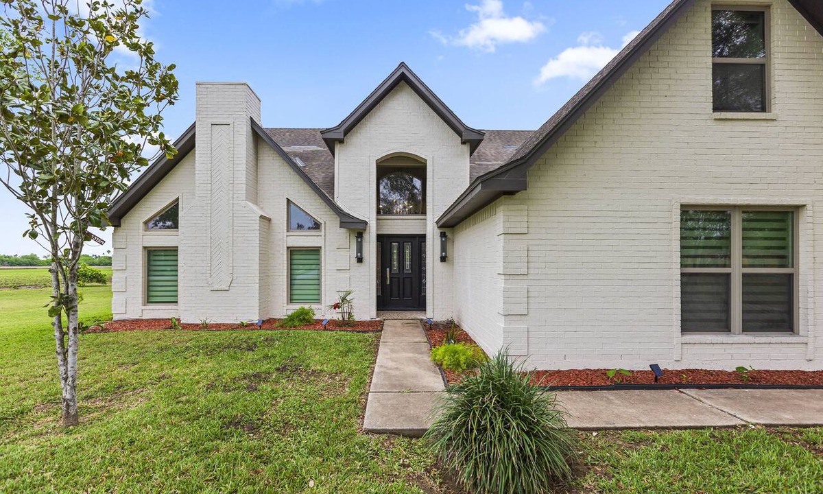 San Benito House | Divine House near South Padre Island, Los Fresnos, Brownsville