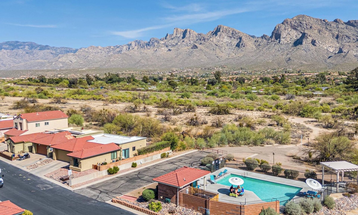 The Villages Of La Canada House | Dog-Friendly Oro Valley Retreat. 3BR/3BA,Pool, Hot Tub, Near Hiking, Golf & LOOP