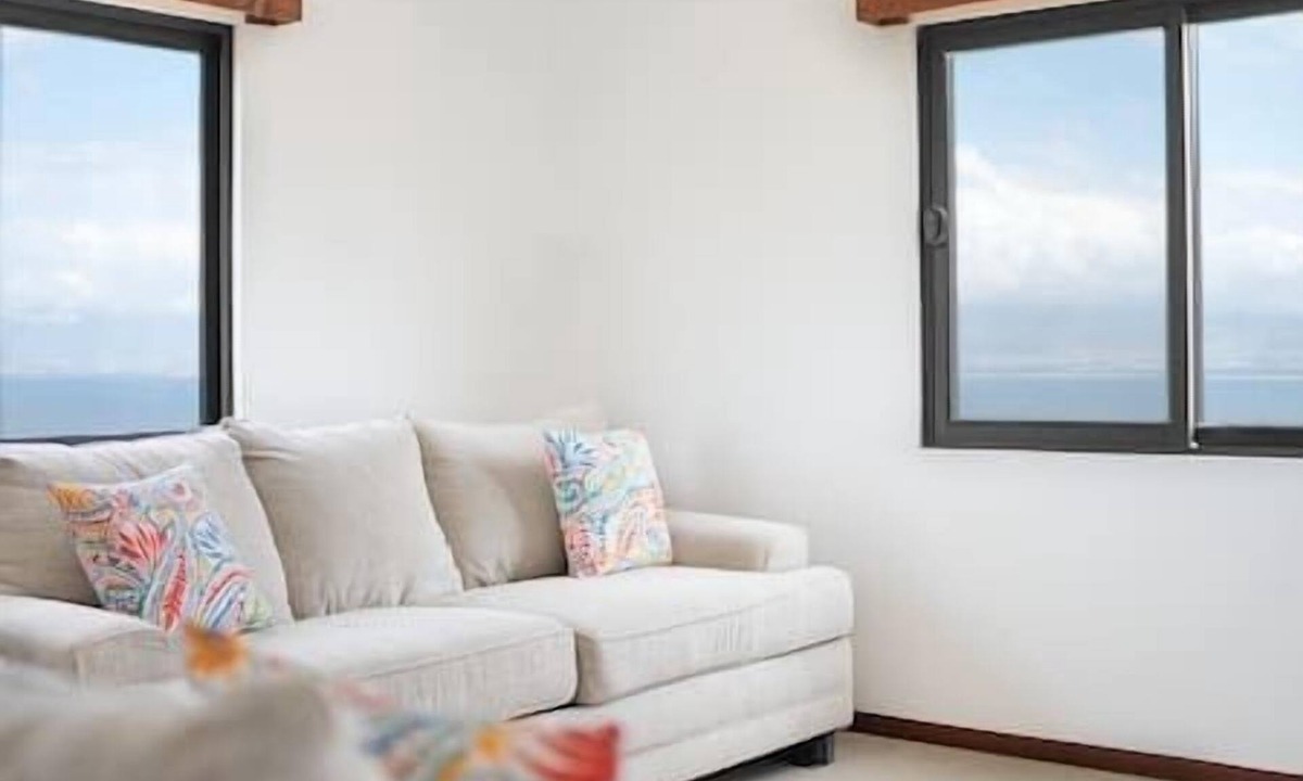 Ensenada House | Double Cabin #10 - Oak Point