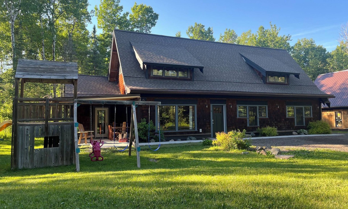 French River House | Duluth's North Shore 4+ Bedroom/3+ Bath + Sauna - Talmadge Timber Cottage Home