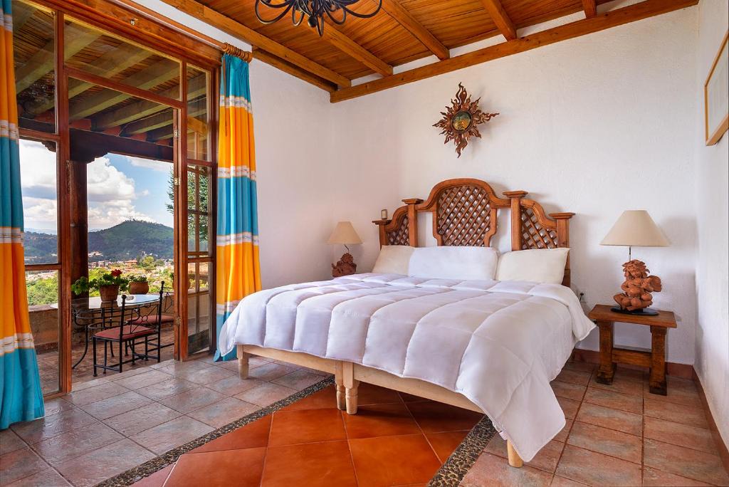 Patzcuaro Hotel | Eco Hotel Ixhi
