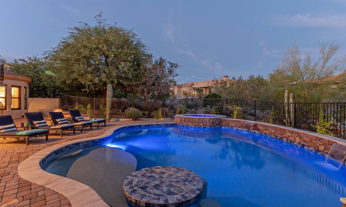 Las Sendas House | ELEGANT: TVs All BRs, Htd POOL, Hot Tub, Fire Pit, Theater w/Projector
