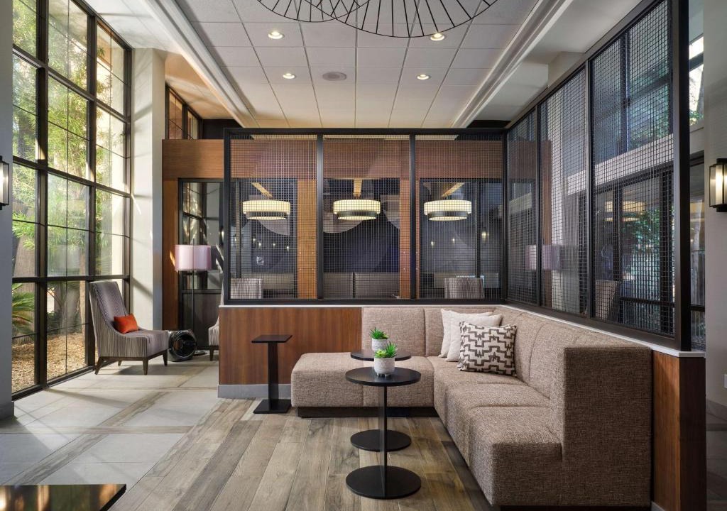 Tucson Hotel | Embassy Suites by Hilton Tucson East