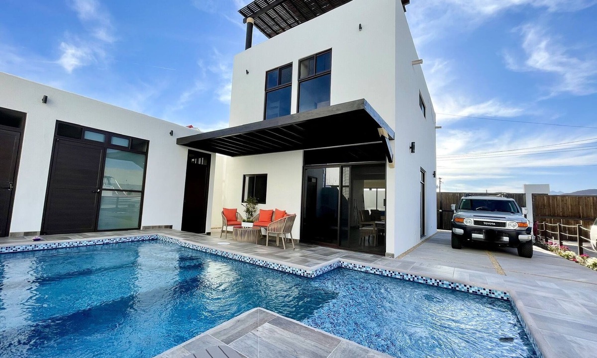 Loreto House | Enjoy 360 degree views from the eagle's nest and roof garden