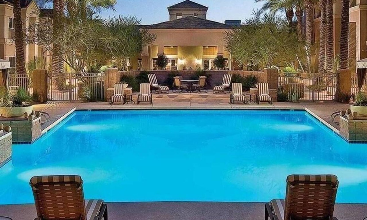 Gainey Village Villas Hotel | Enjoy a Hassle-Free Stay! w/Pool, Short Drive to OdySea Aquarium, Pet-Friendly!