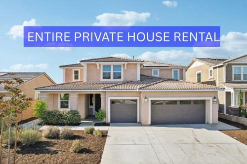 Sun City House | Entire Private House with 3000 sqft, Gated Yard, Garage, Nice View, 5 Bedrooms 3 Bathrooms, Available Now