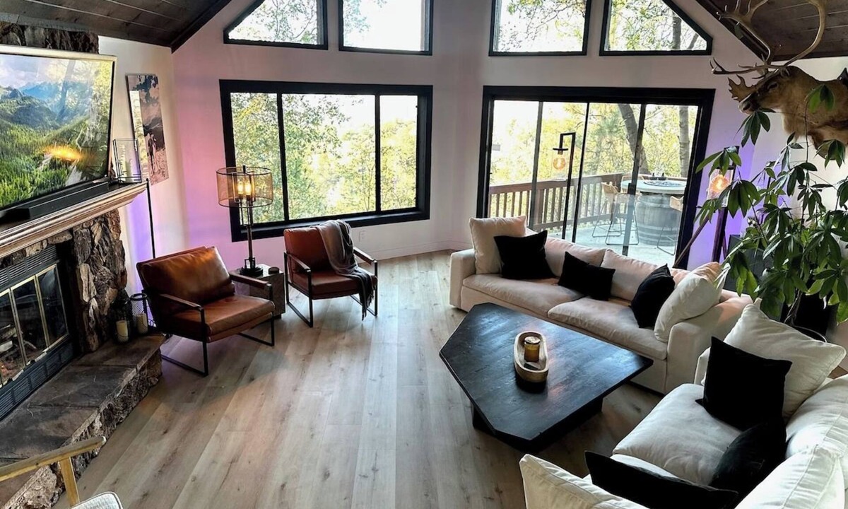 Lake Arrowhead Ski Chalet | EPIC VIEWS/SAUNA/GYM/SPEAKEASY/COLD PLUNGE/LUX/BOTIQUE CHALET