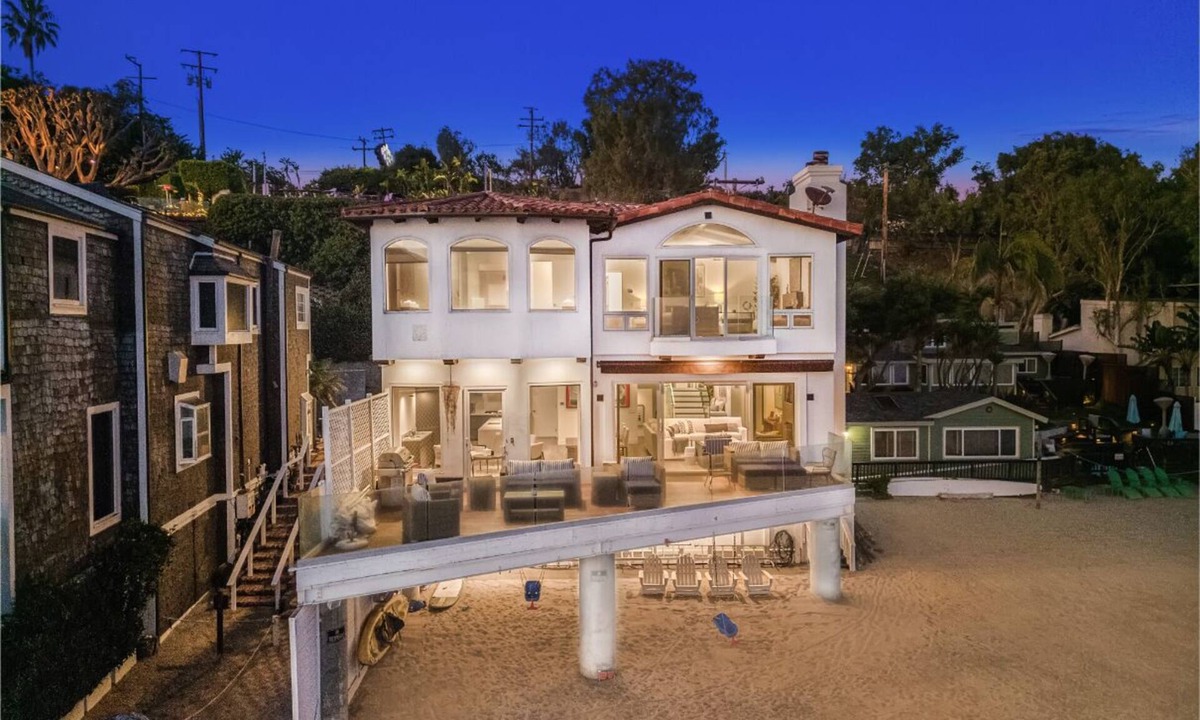 Central Malibu Villa | Escondido Escape - Modern Tri-level Mediterranean Beachfront Home