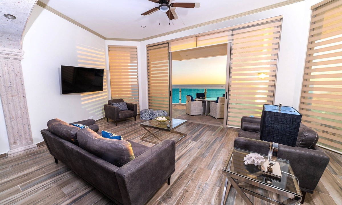 Sandy Beach Condo | Esmeralda Beach Resort 3 Bedrooms Condo B 703