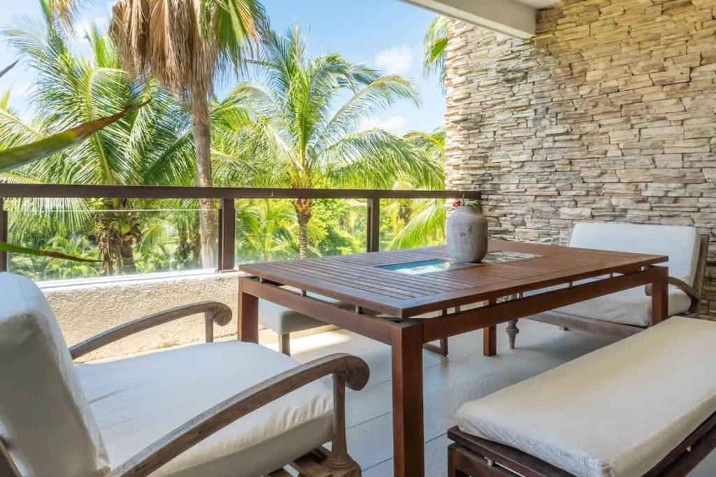 Granjas del Marques Apartment | Exquisite Acapulco Retreat in La Isla Residence