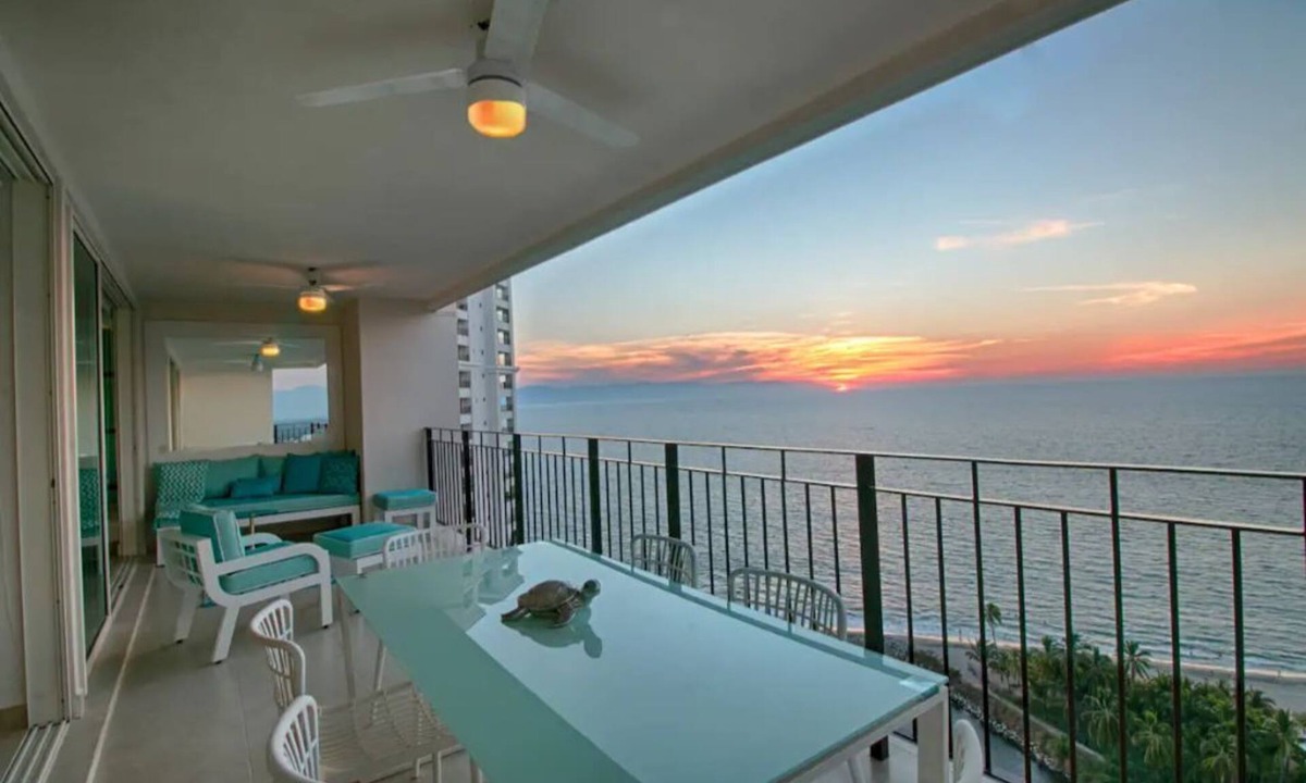 South Hotel Zone Condo | F-View & Rest Overlooking the Ocean!