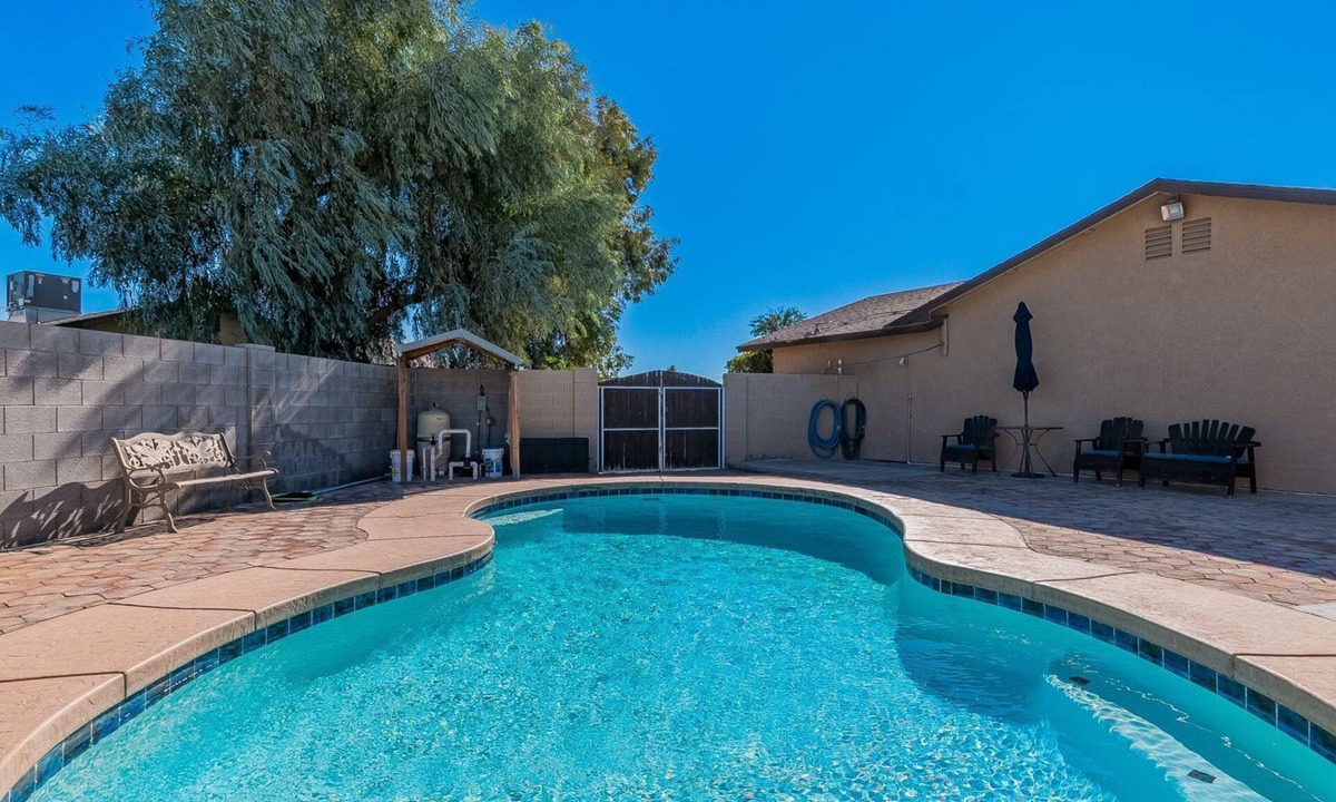 Yuma House | Family Friendly Resort | Pool | Yard | Games
