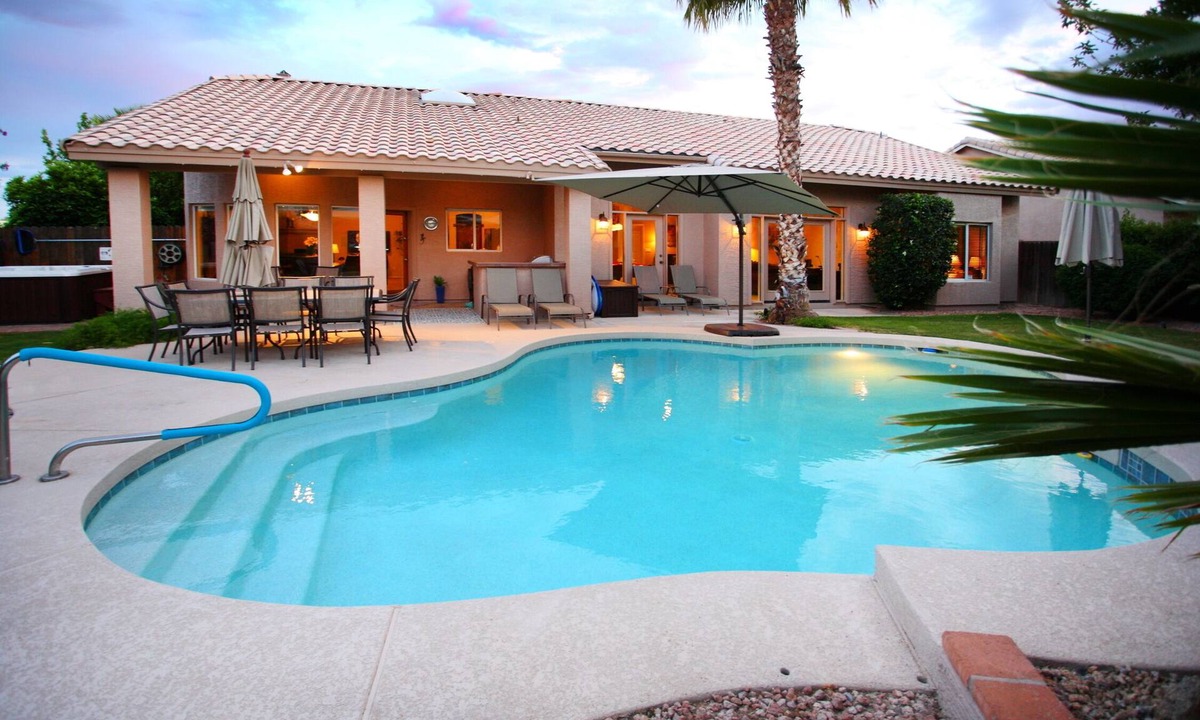 Desert Paradise Estates House | Family Friendly - Walk to Kierland - Pickleball/Pool Table/Bikes/BBQ