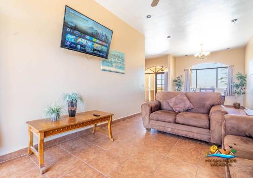 El Dorado Ranch House | Family resort home, pools, tennis, clean shady beach and family golfing