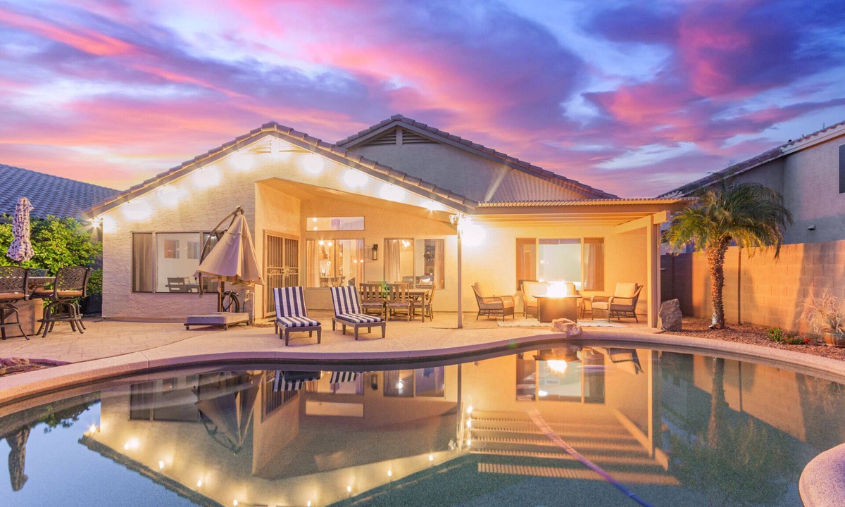 Gilbert House | Fantastic Location! 1/2 mi to Dwntwn Gilbert-Beauty4 Beds, Priv Pool & Free Heat