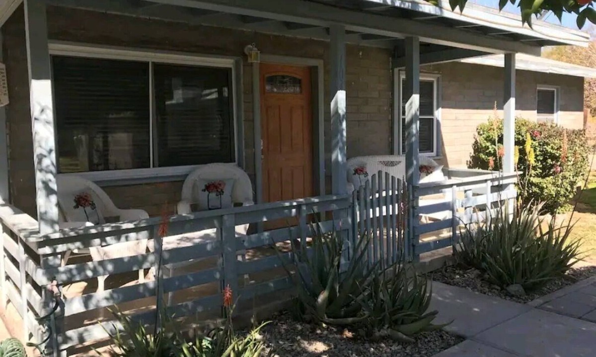 Blythe House | Farmstay near the Colorado River