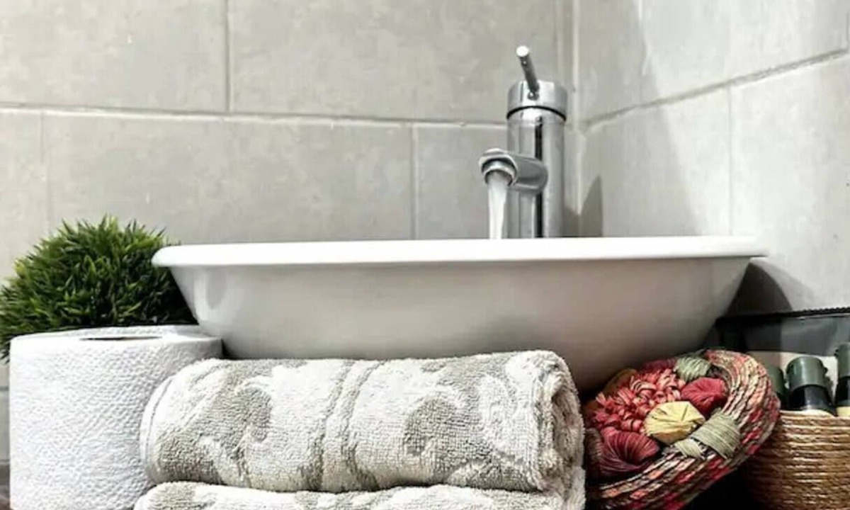 Guadalajara Hotel | Fast Wi-fi Central Location Self-Check-In Secure