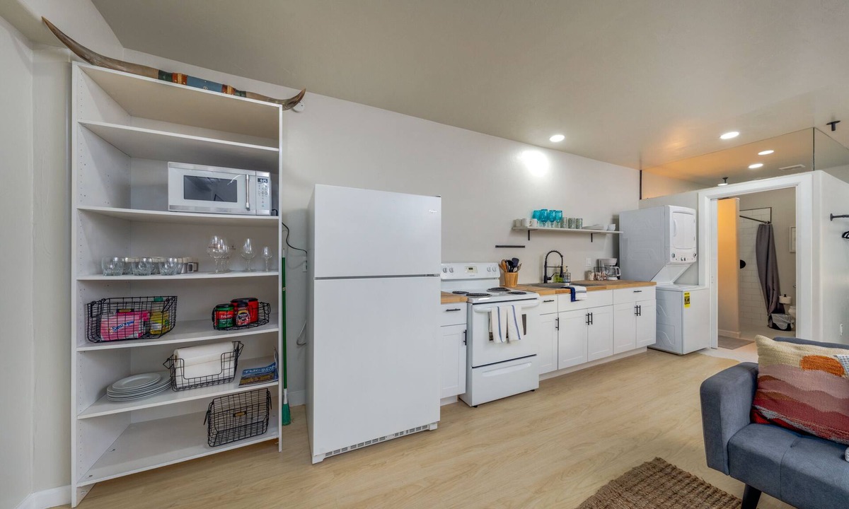 Menlo Park Apartment | Fenced /Studio /1 bd /1 ba /Near "A" Mountain