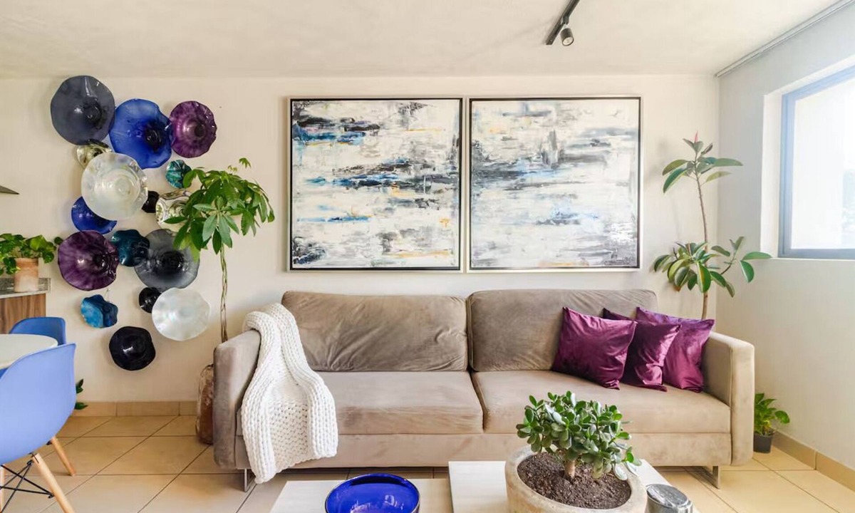 Guadalajara House | FIFA Akron Café & Feng Shui Design