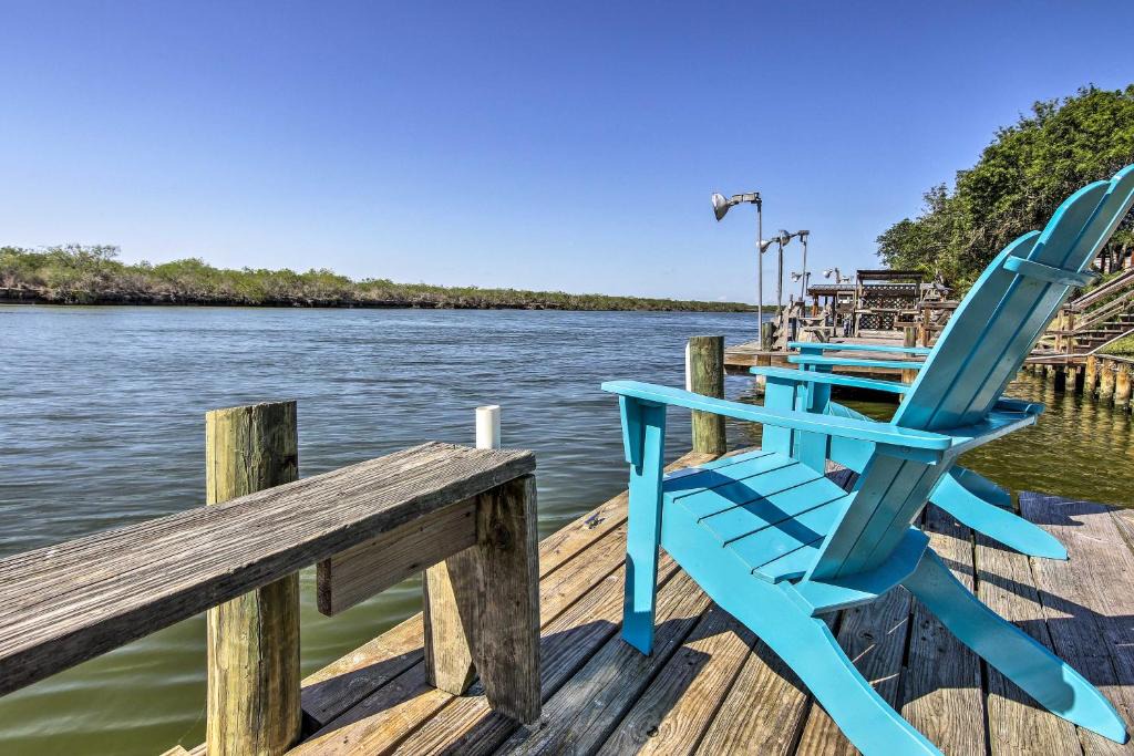 Arroyo City Apartment | Fishing Dock on Arroyo River! Stylish Studio