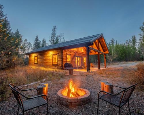 Coram House | Frontier Cabin by Twin Beds Vacation Homes