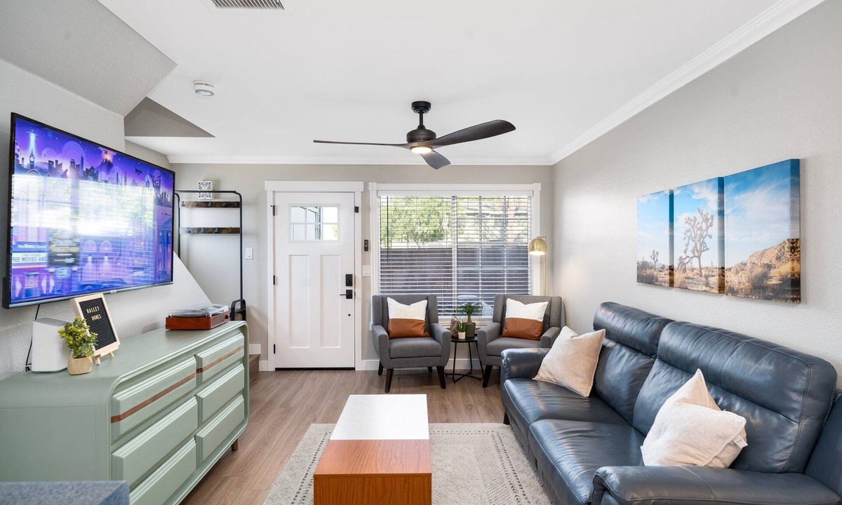 Mesa House | Fun, cozy townhouse in central Mesa. Stocked kitchen, games, community pool/spa
