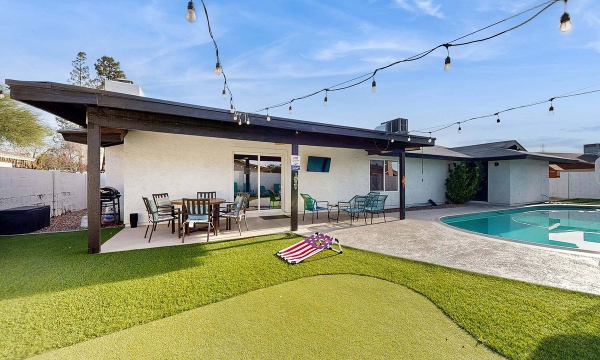 Mesa House | Fun-filled desert oasis with fast WiFi, central AC, private pool & enclosed yard