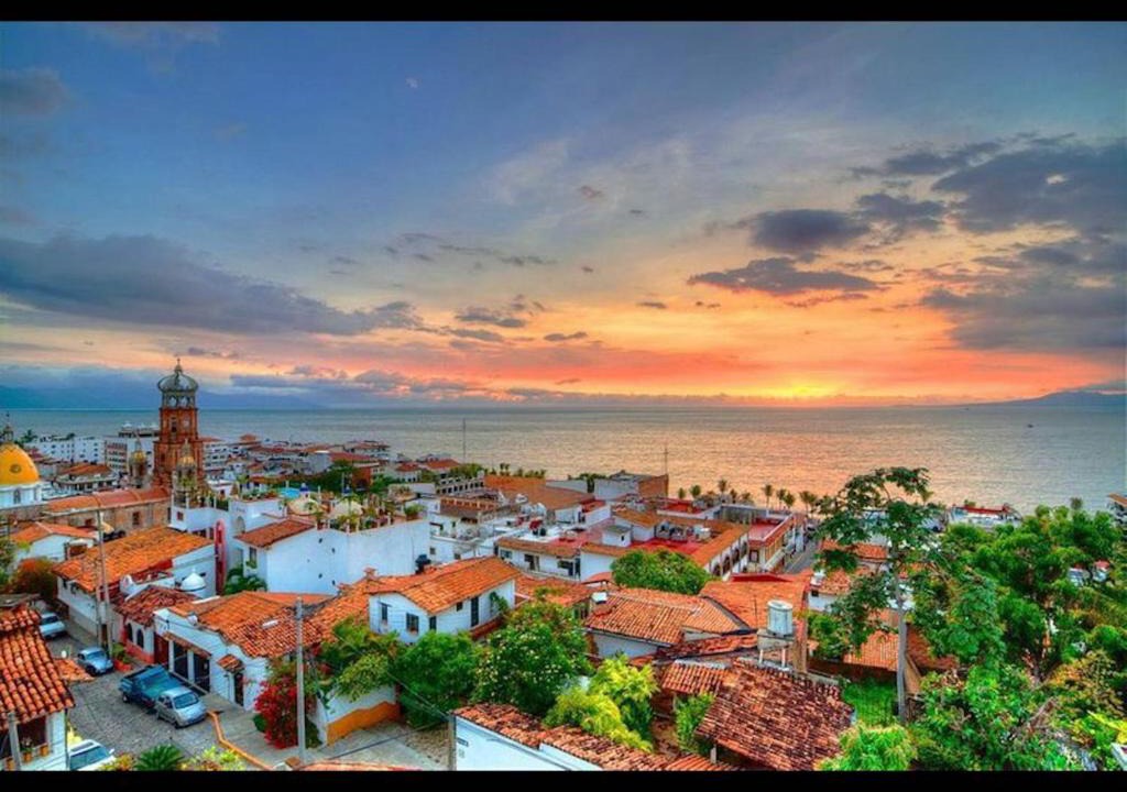 Cerro Apartment | Galeana St 1 Apartment downtown Pv