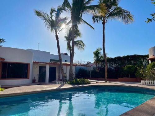 La Paz Apartment | Garden and Pool Casita