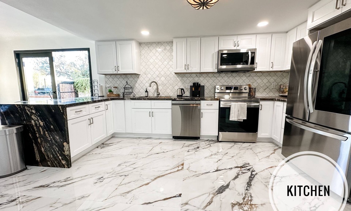 Garfield House | GATEDBOHEMIAN LUX MarbleCastle EVENTVen 4BR,2.5BA, Phx DWTN Cozy Modrn , Hos 9+
