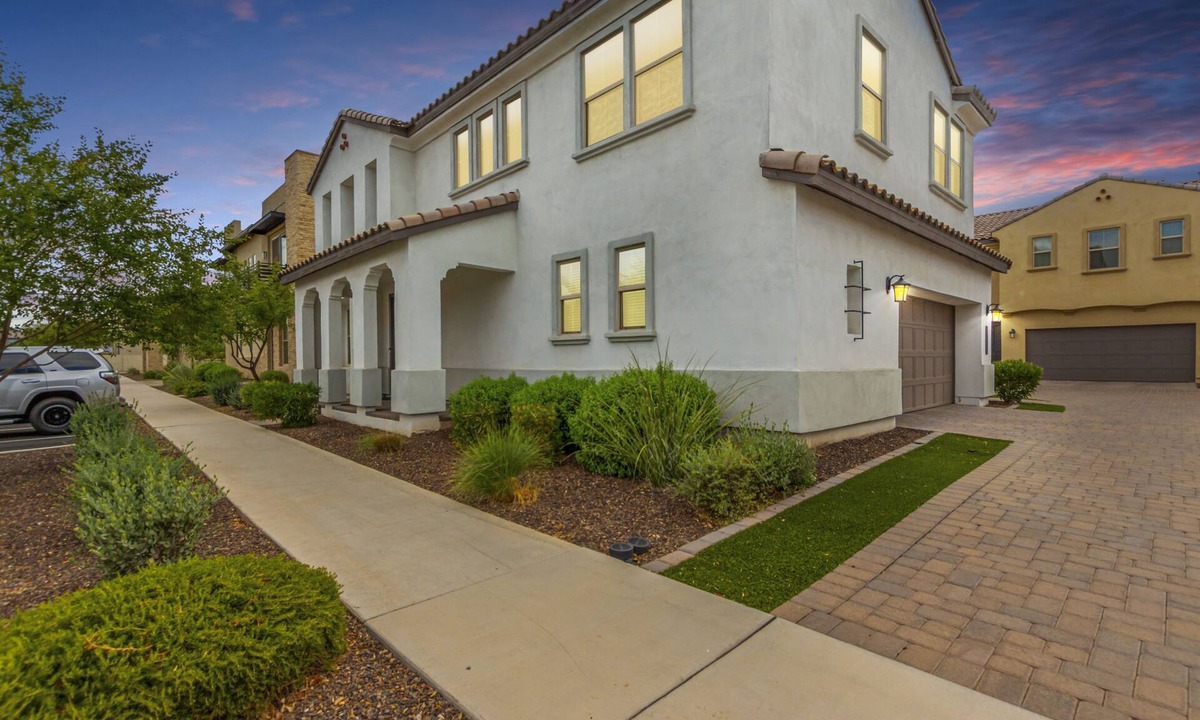 Bella Vista House | Gilbert Haven: A Family Delight in Enchanting Community
