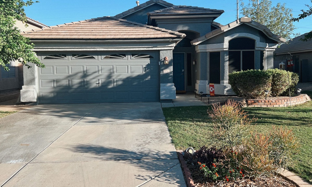 Gilbert House | Gilbert HOME AWAY FROM HOME -Relax and Enjoy-3 Bed -1 King, 2 Queens- 2 baths